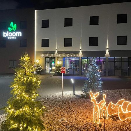 Bloom Hotel Airport Okecie Raszyn Kültér fotó