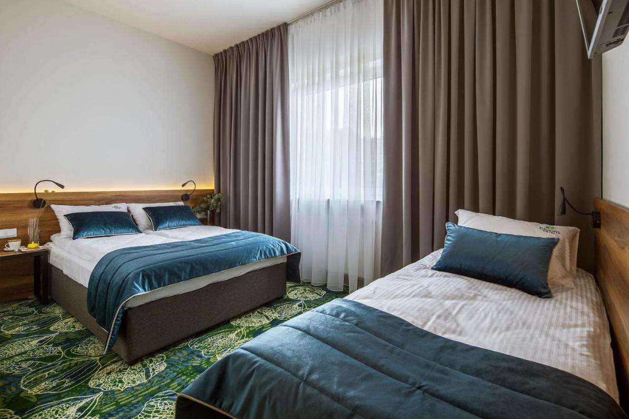 Bloom Hotel Airport Okecie Raszyn Kültér fotó